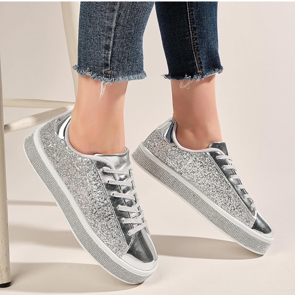 8 wide women’s silver Sparkle sneakers